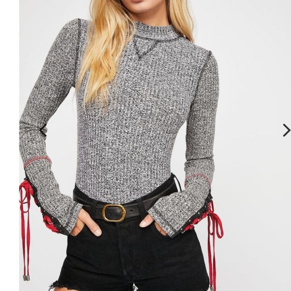 🍒NWT🍒 FREE PEOPLE THERMAL CUFFS LACE UP - Picture 3 of 5